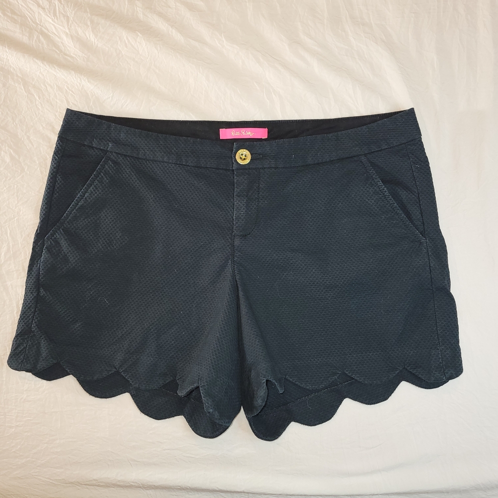 Lilly Pulitizer Buttercup Scalloped Hem Black Shorts- Ladies Size 12